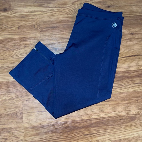 💙ATHLETA💙 Women’s Flare Capri Active Leggings - Picture 2 of 7